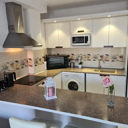 Casa Iglesia Only 200 Meters To The Sea, Balcony, Sea View, Air Conditioning Apartment *
